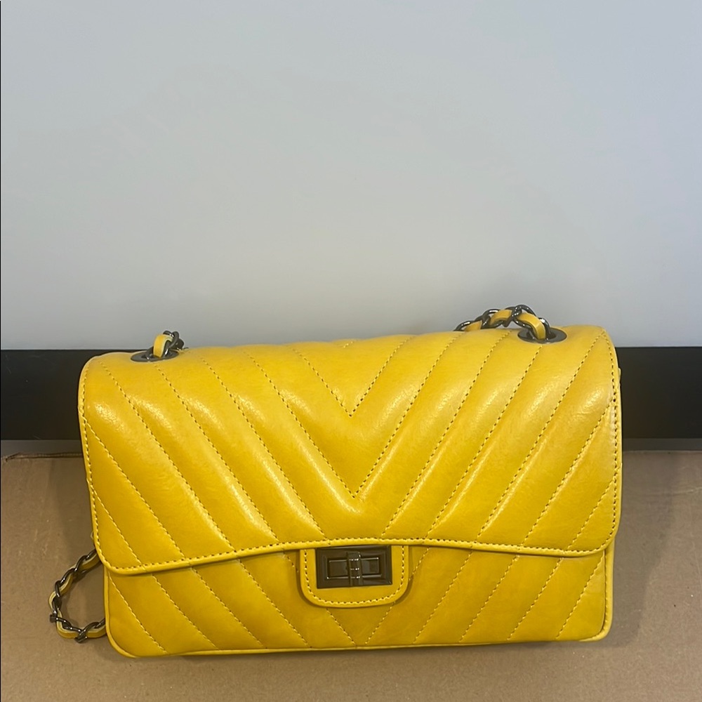 Yellow Quilted Chain Shoulder leather Bag, Made in Italy